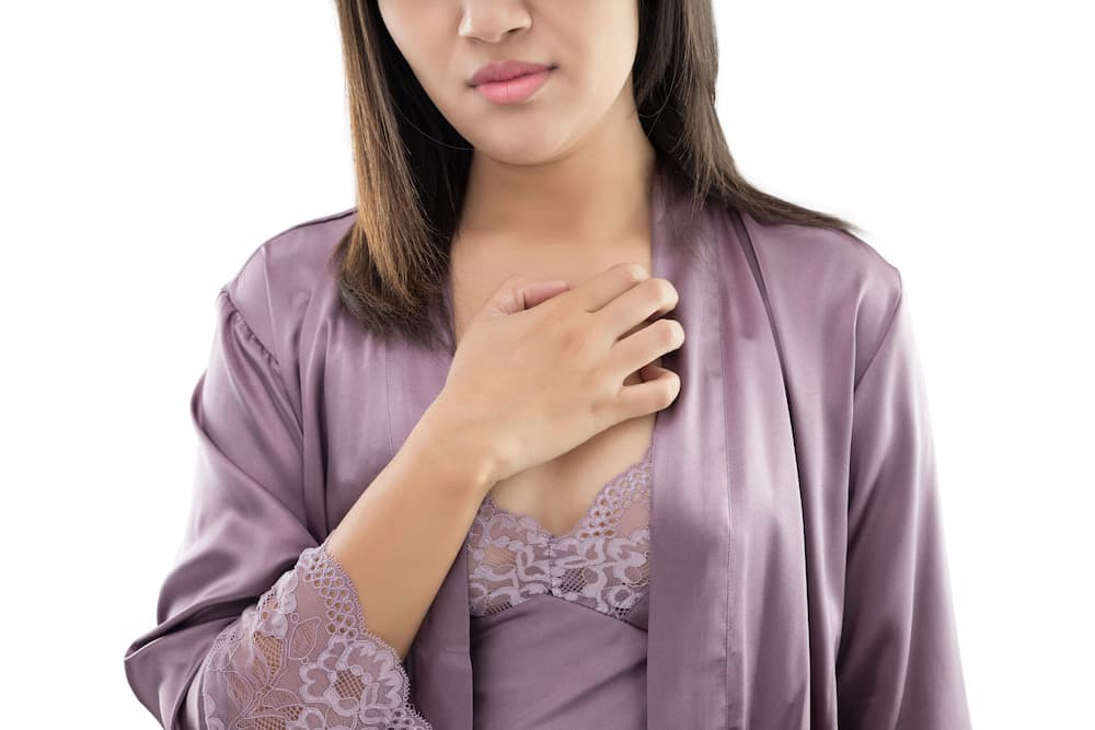 Are you Ignoring the Rashes Under Your Breasts